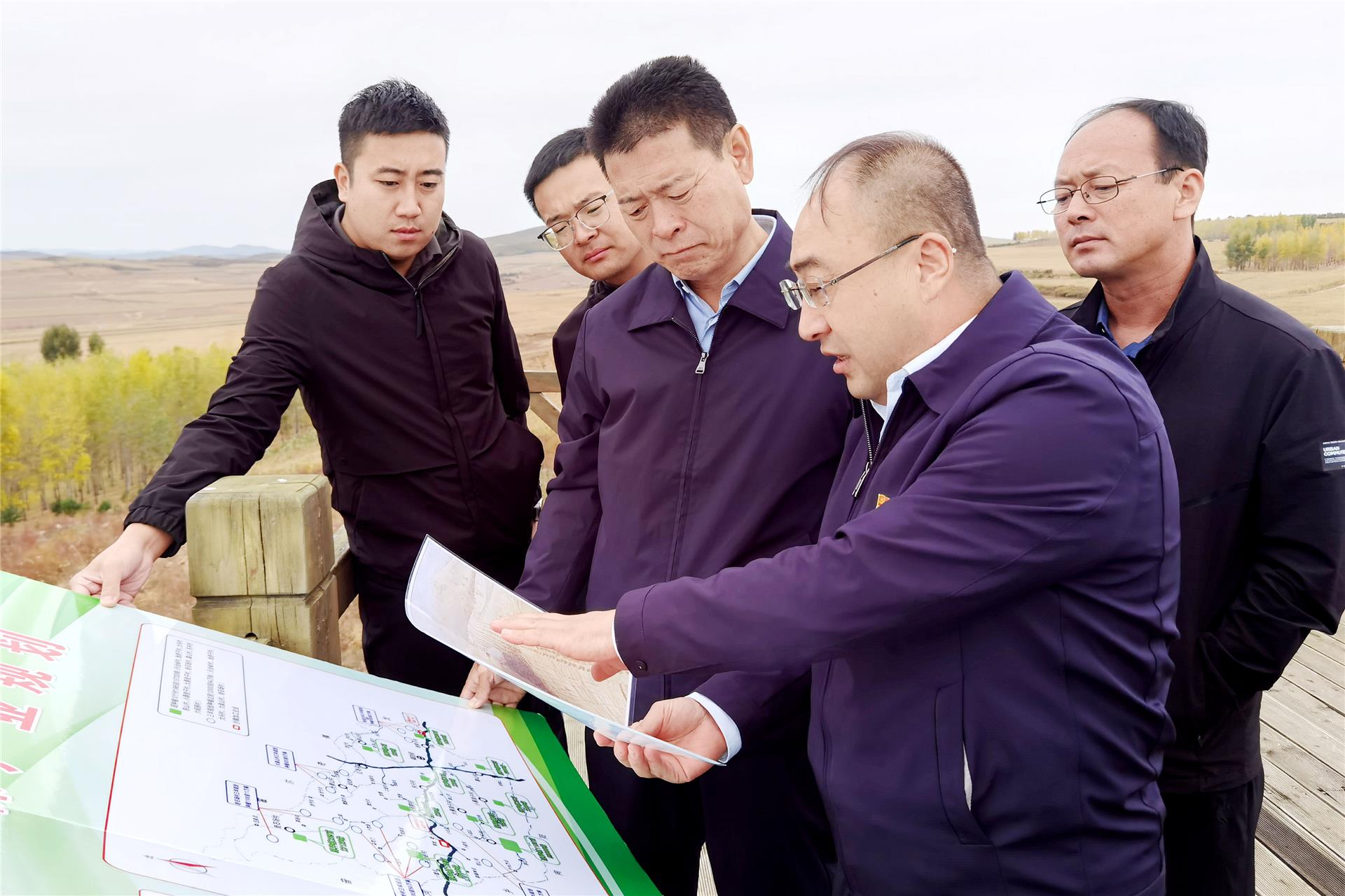 阿荣旗委书记张卫军深入复兴镇和音河乡开展调研